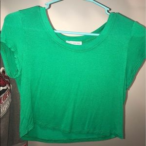 Green cropped tee
